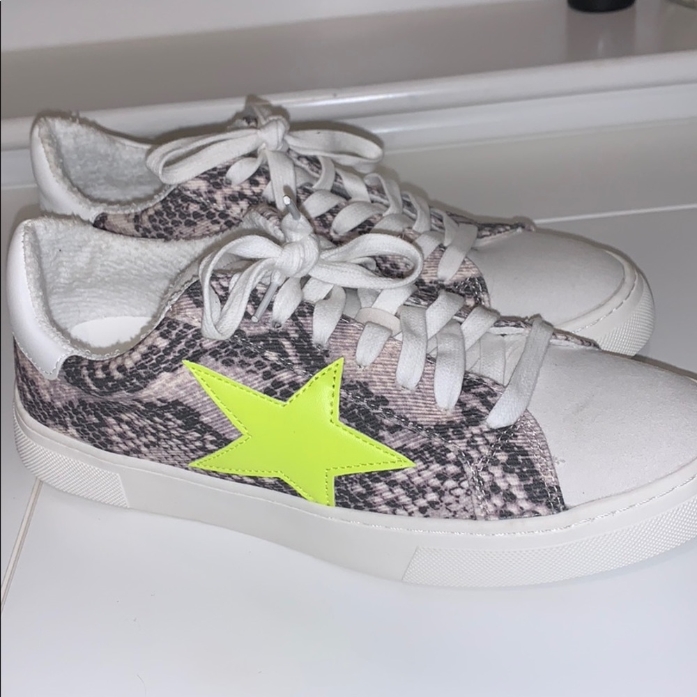 STEVEN NEW YORK SNAKESKIN SNEAKERS YELLOW STAR